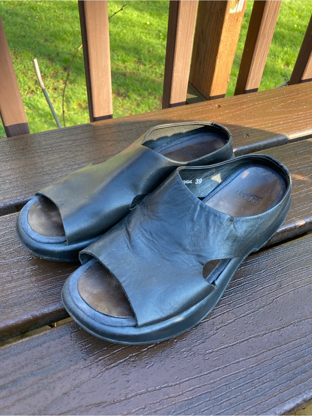 Dansko Black Leather Open-Toe Slide Sandals size 39 8.5